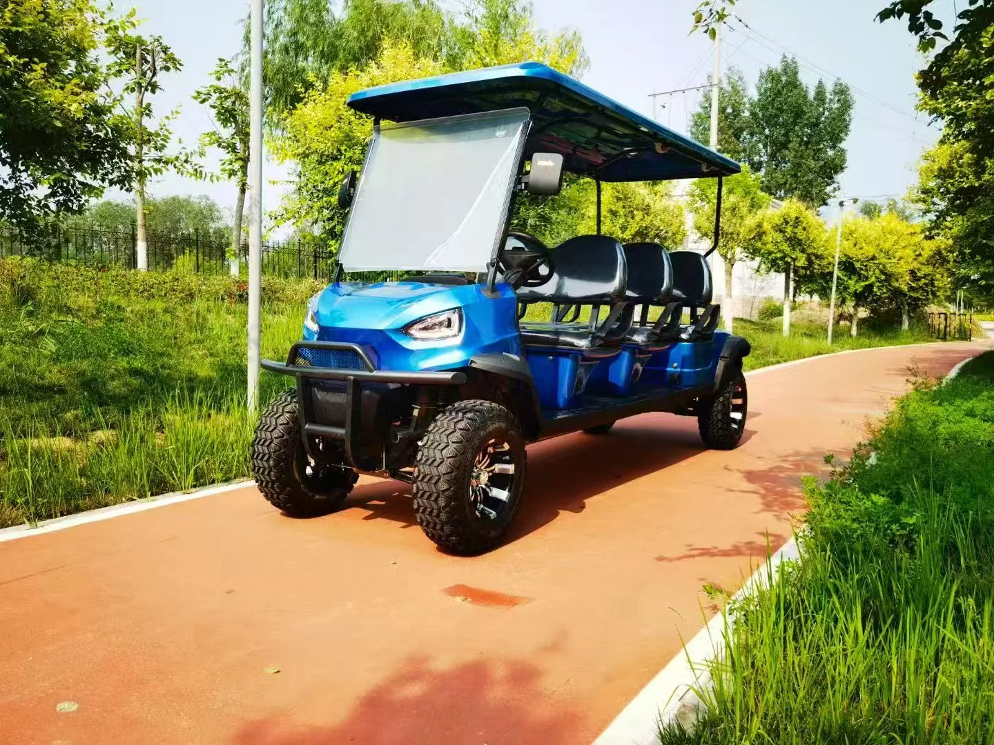 A Series, 6-seat · forward-facing