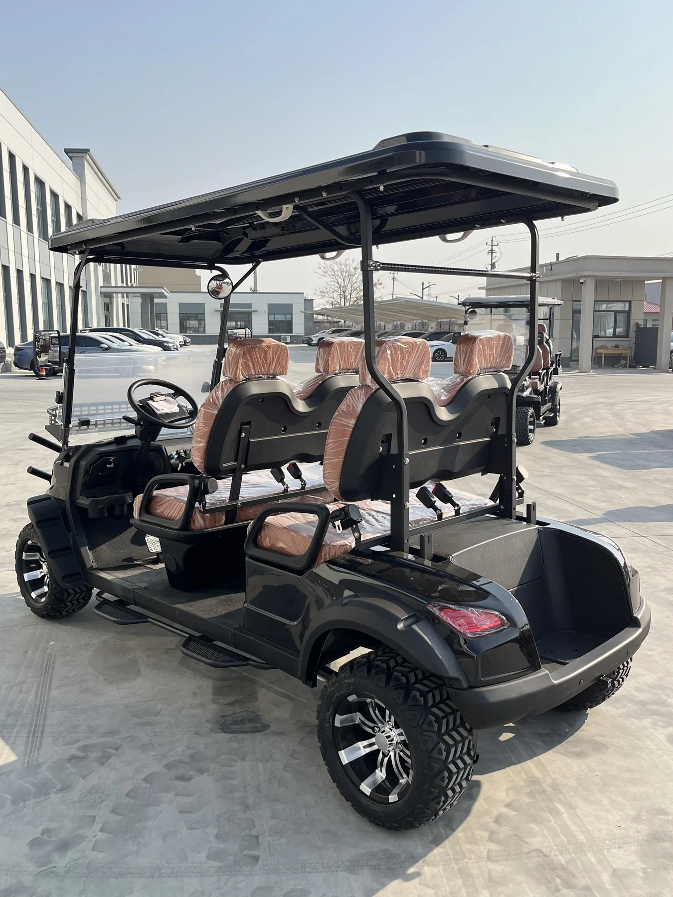 B Series, 4-seat · forward-facing