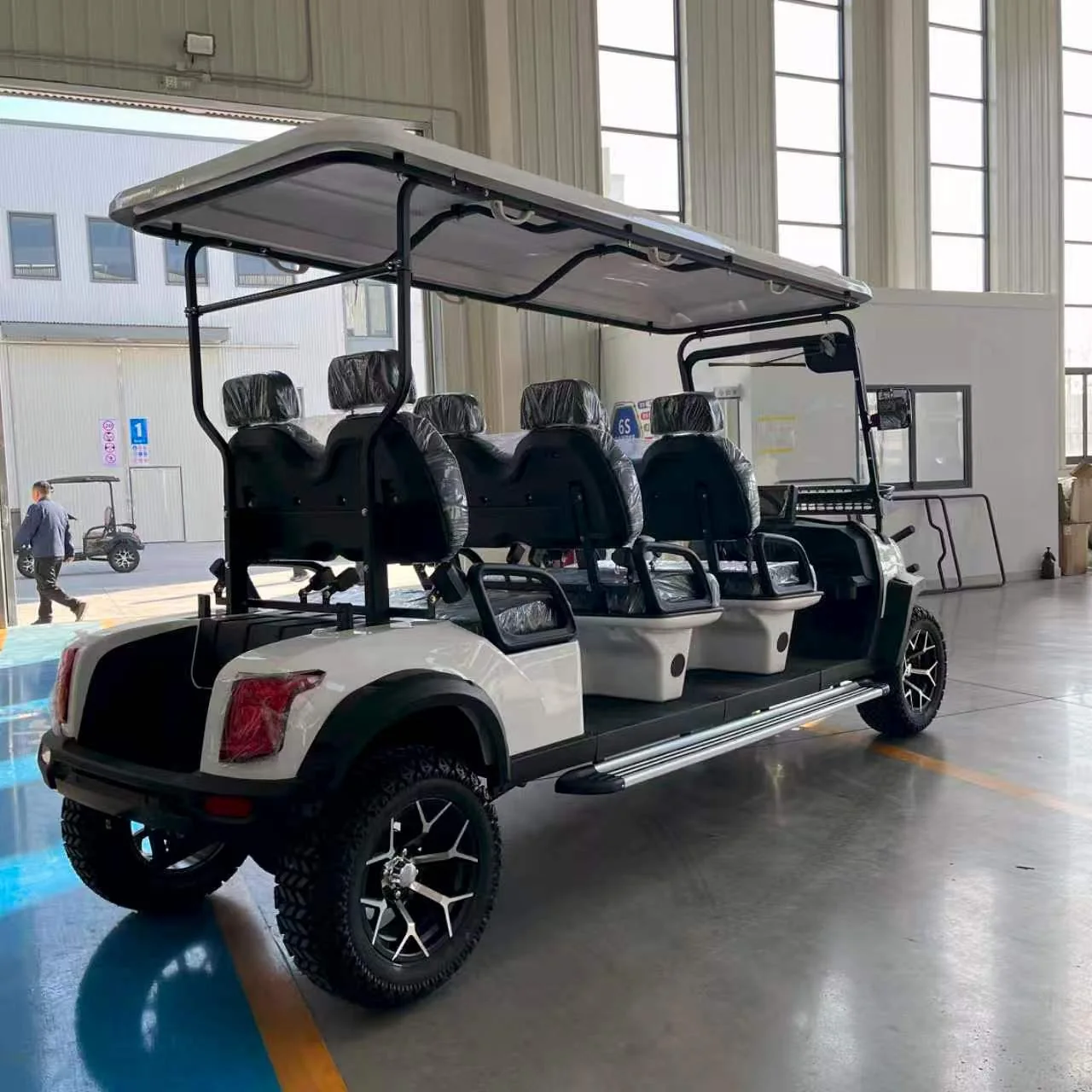 D Series, 6-seat · forward-facing